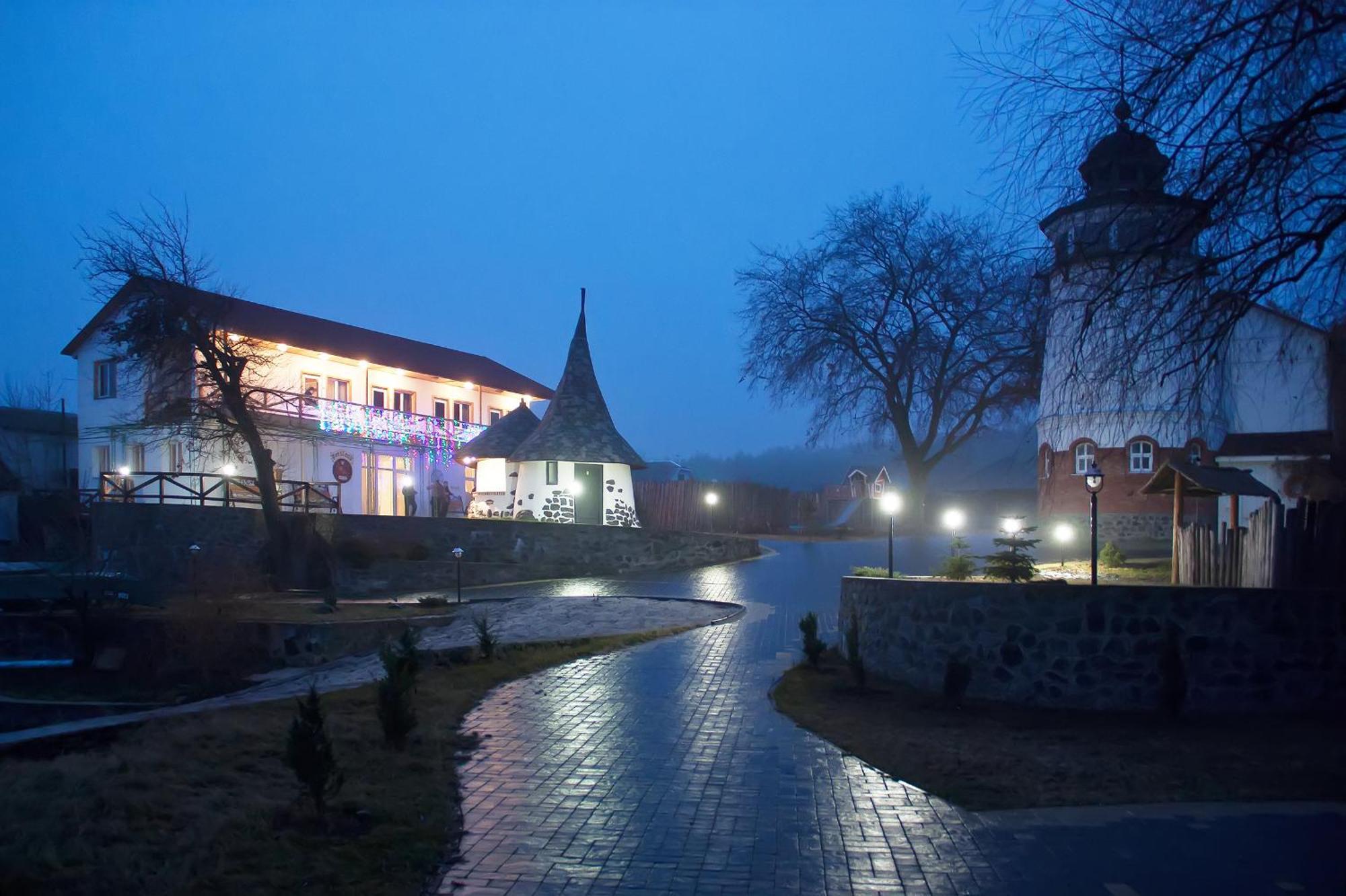 Mayak Resort Kam'yani Potoky ภายนอก รูปภาพ
