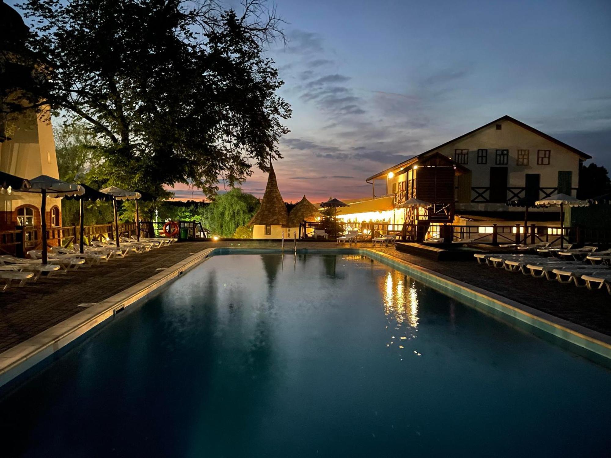 Mayak Resort Kam'yani Potoky ภายนอก รูปภาพ
